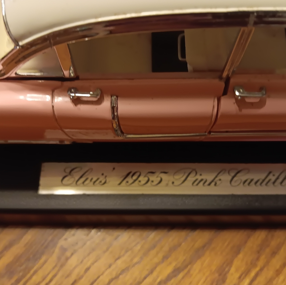 Elvis 1955 cadillac Heavy, doors open and in great condition!